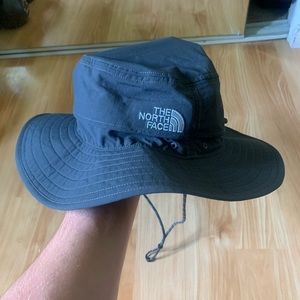 Men’s NorthFace bucket hat
